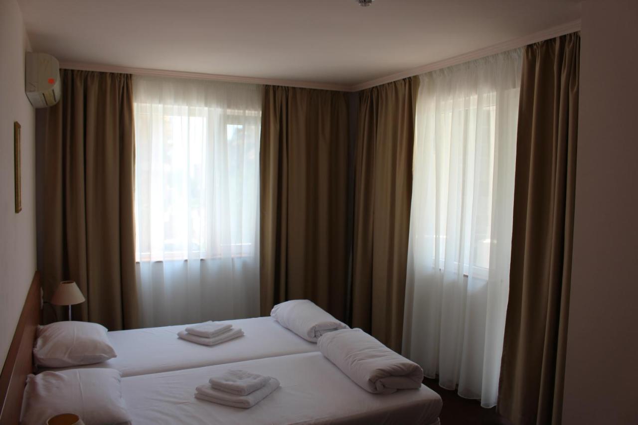 Arlanda Hotel Sveti Vlas Bagian luar foto