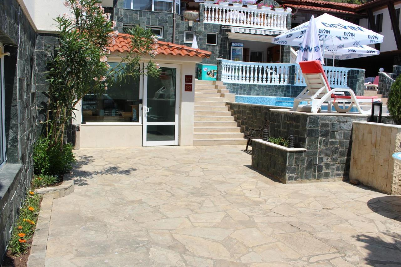 Arlanda Hotel Sveti Vlas Bagian luar foto