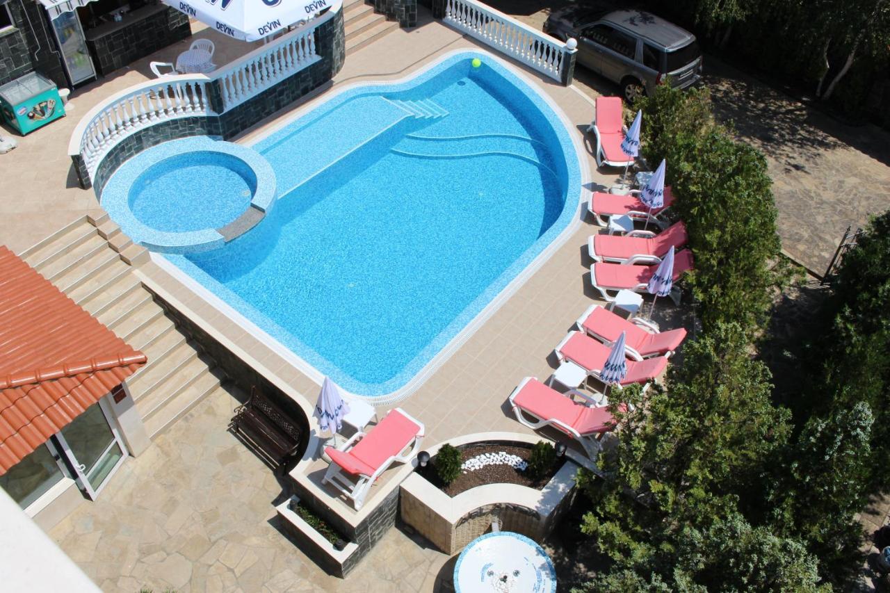 Arlanda Hotel Sveti Vlas Bagian luar foto