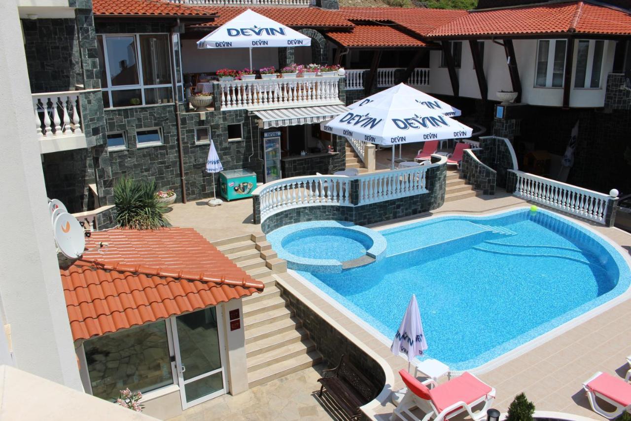 Arlanda Hotel Sveti Vlas Bagian luar foto