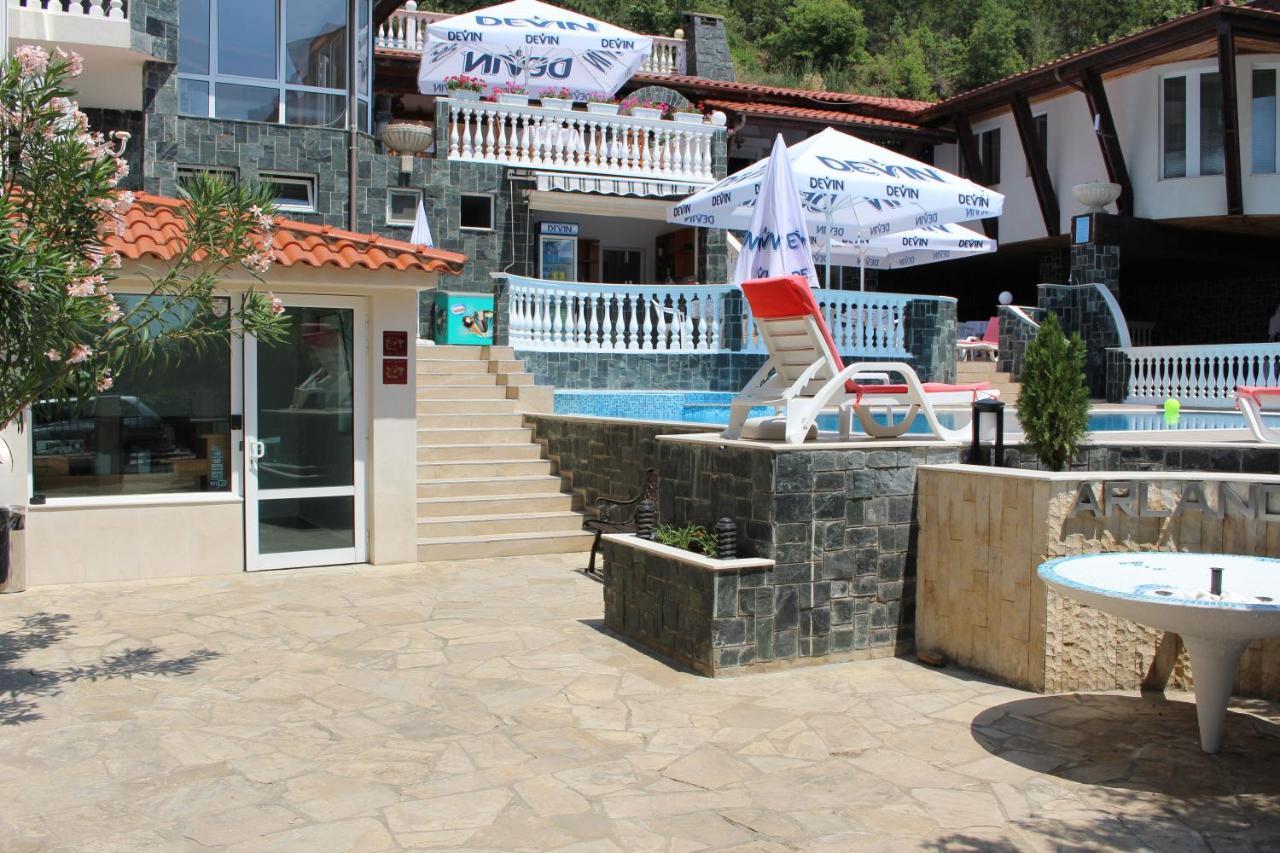 Arlanda Hotel Sveti Vlas Bagian luar foto