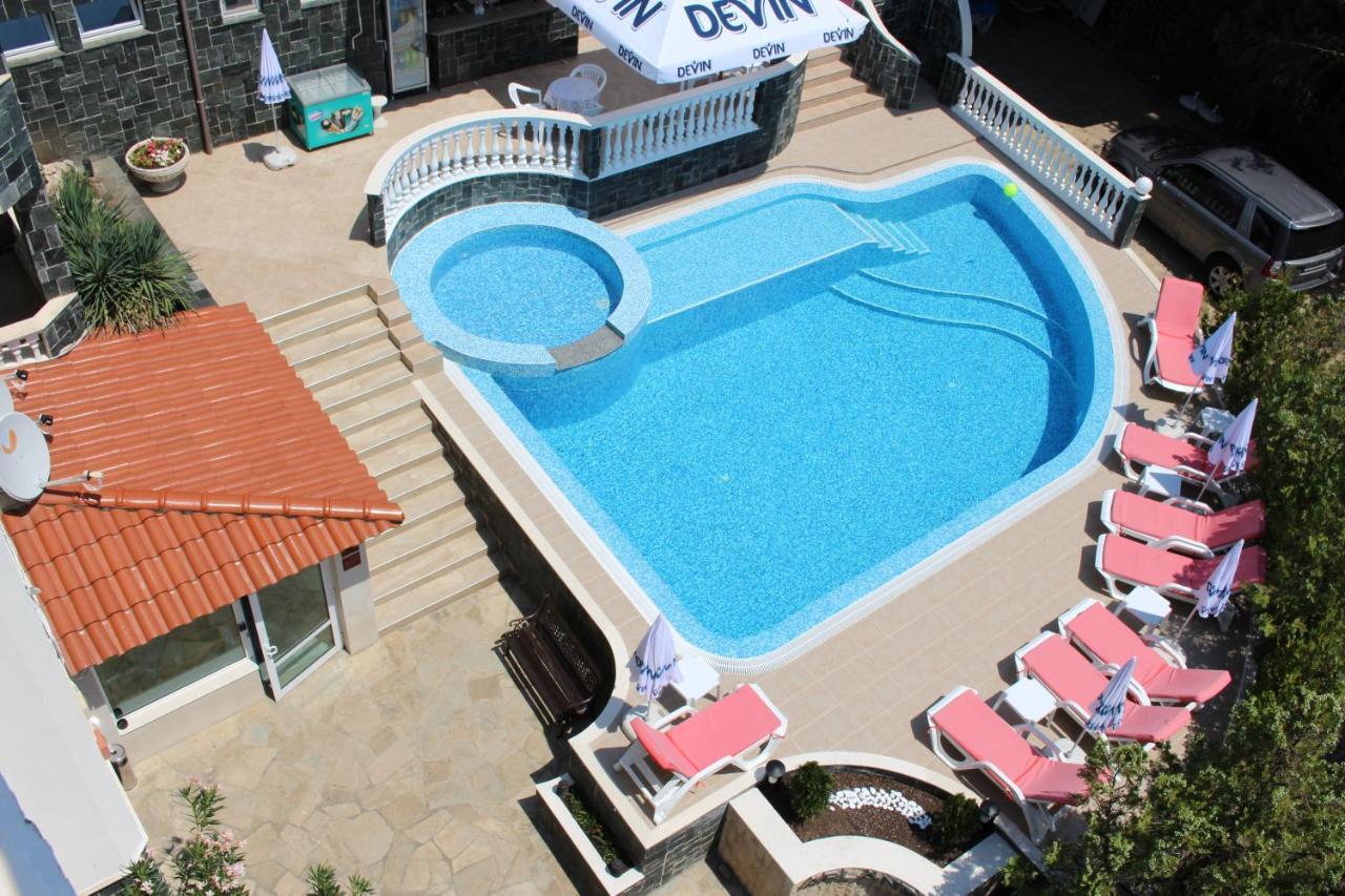 Arlanda Hotel Sveti Vlas Bagian luar foto