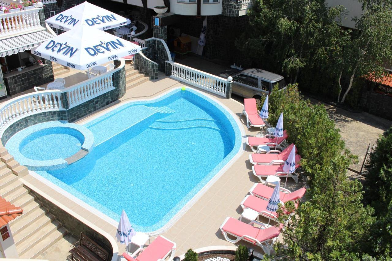Arlanda Hotel Sveti Vlas Bagian luar foto