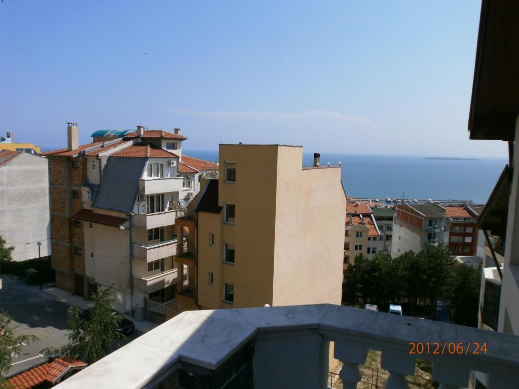 Arlanda Hotel Sveti Vlas Bagian luar foto