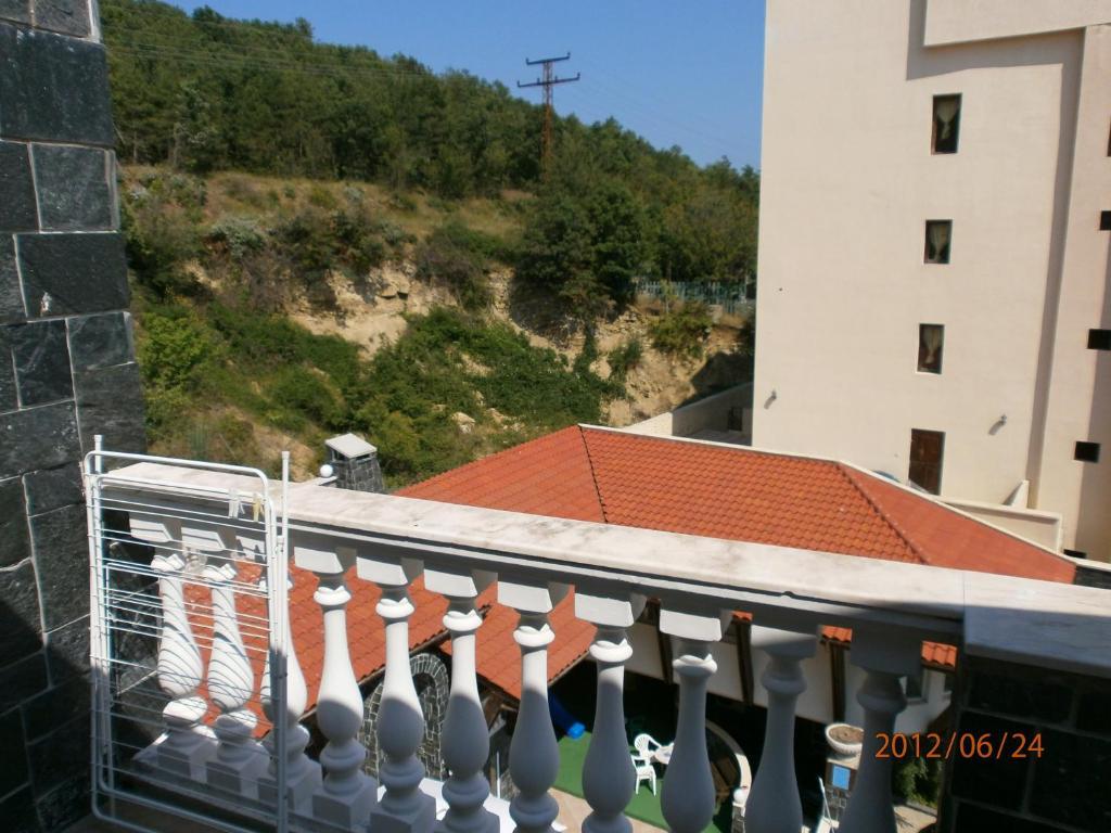 Arlanda Hotel Sveti Vlas Bagian luar foto