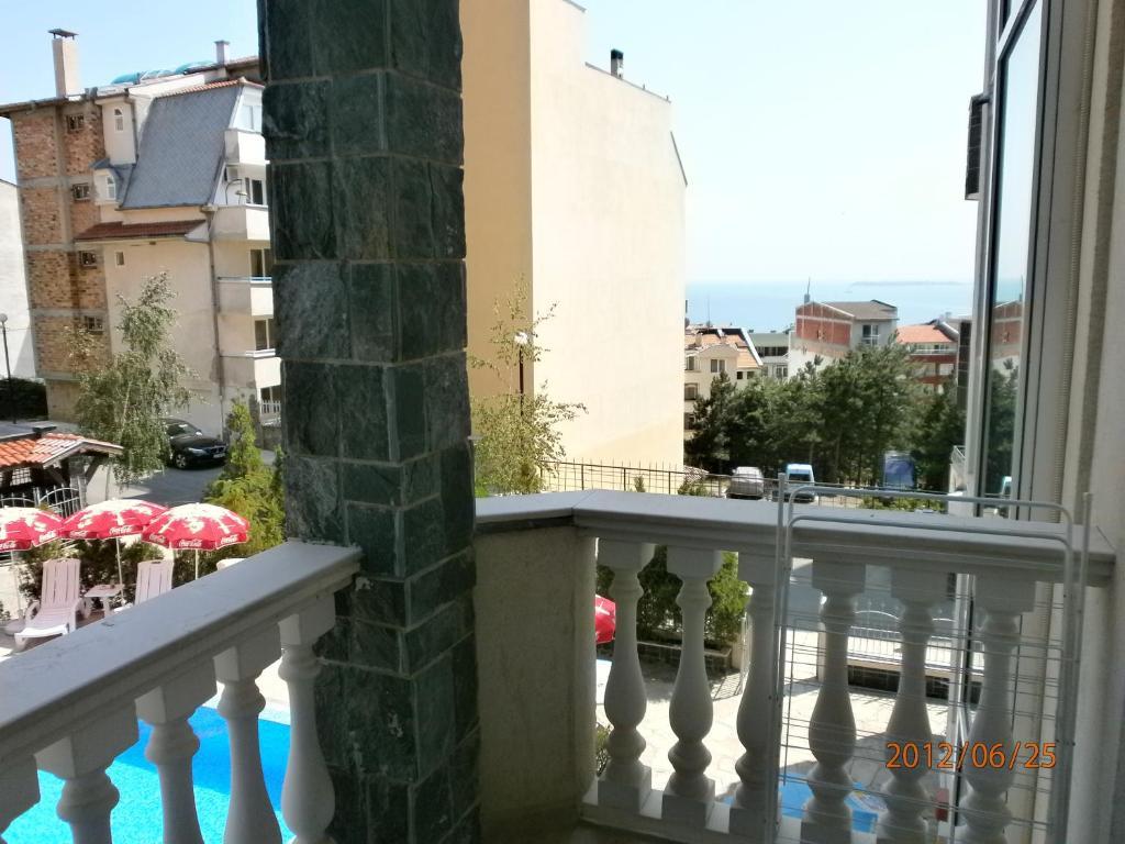 Arlanda Hotel Sveti Vlas Bagian luar foto