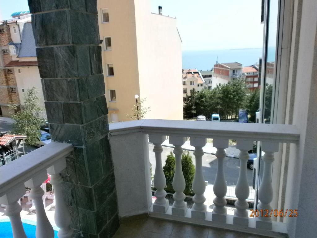 Arlanda Hotel Sveti Vlas Bagian luar foto
