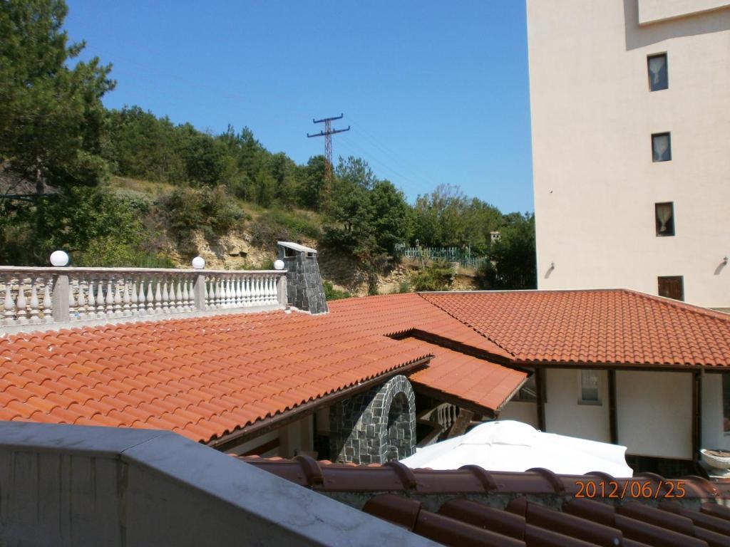 Arlanda Hotel Sveti Vlas Bagian luar foto